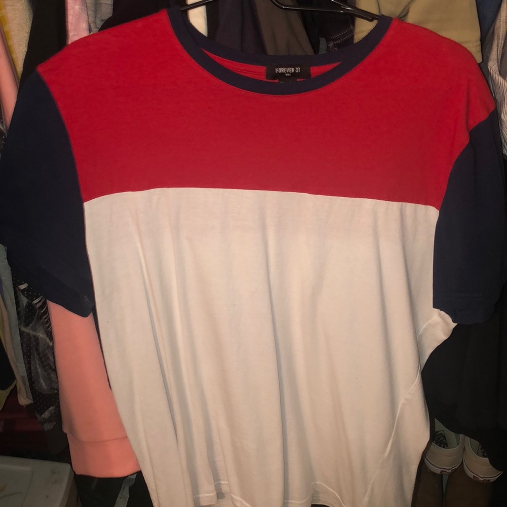 Forever 21 T-Shirt